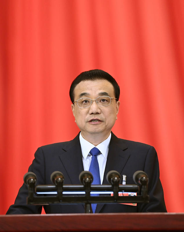 5月22日,第十三届全国人民代表大会第三次会议在北京人民大会堂开幕。国务院总理李克强代表国务院向大会作政府工作报告。新华社记者 申宏 摄
